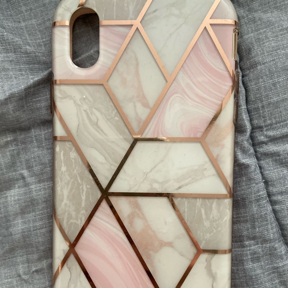 iPhone XR case - Picture 2 of 2